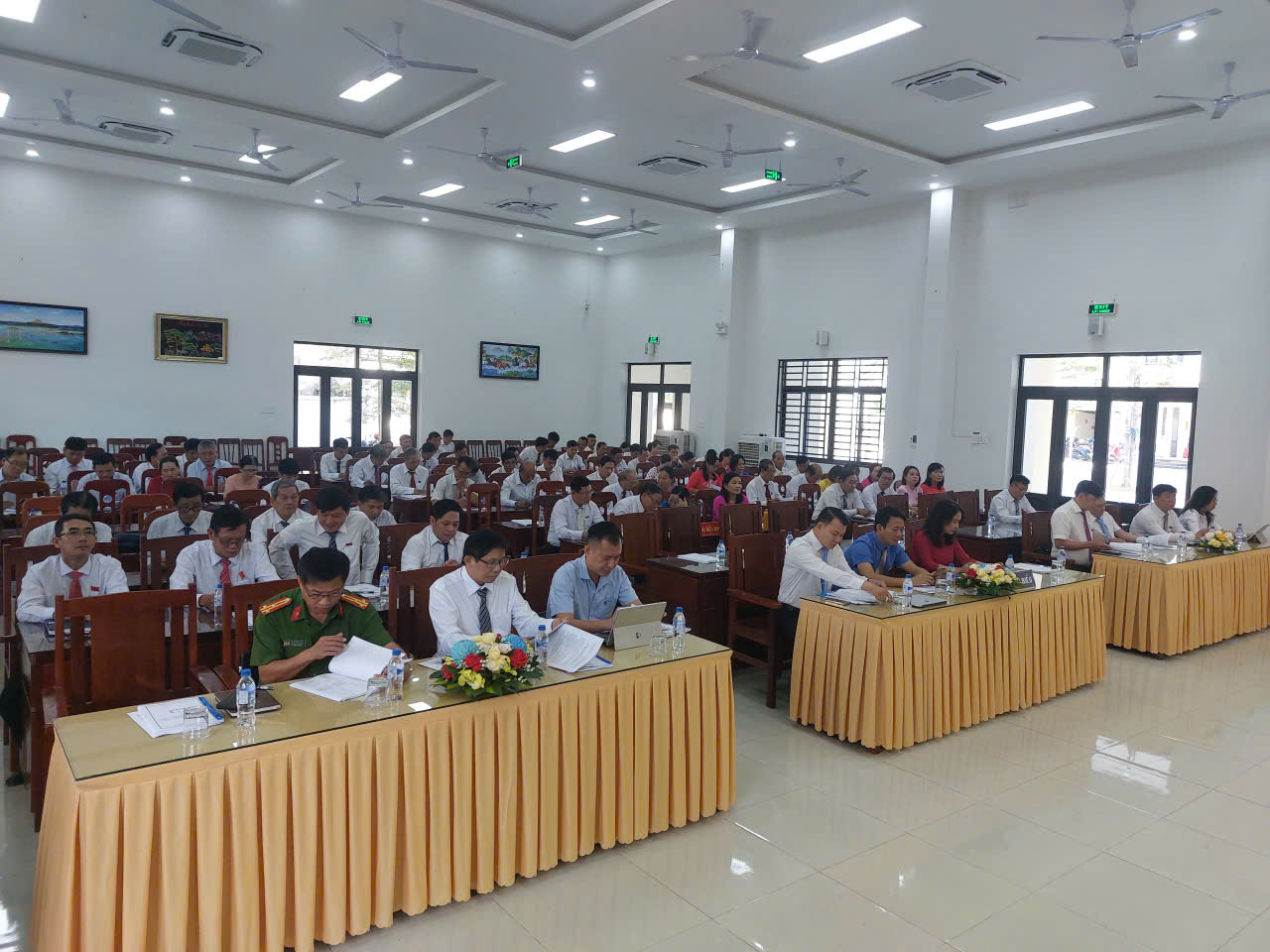 Toàn cảnh kỳ họp